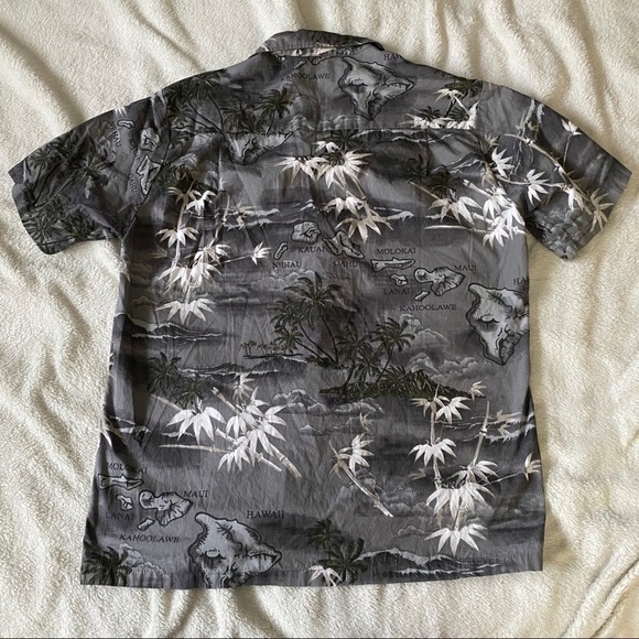 𝅺grey Hawaiian shirt with maps bamboo palm print​​​​​ - Picture 2 of 7